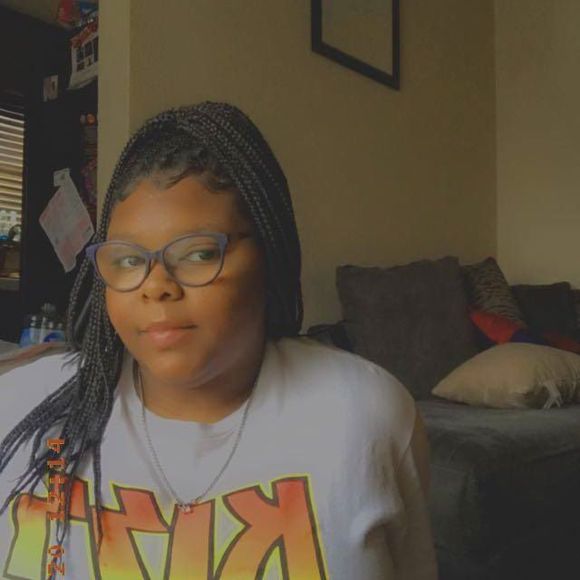 Meet your Posher, Domonique - Picture 1 of 1